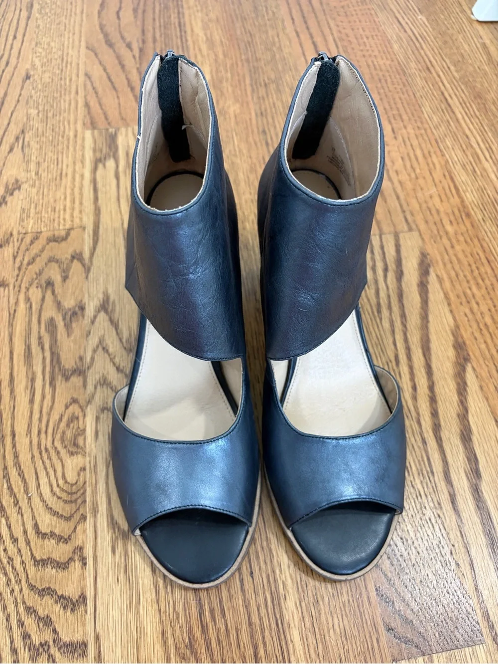 Kelsi Dagger Open-toe Gray Leather Chunky Heels (11)